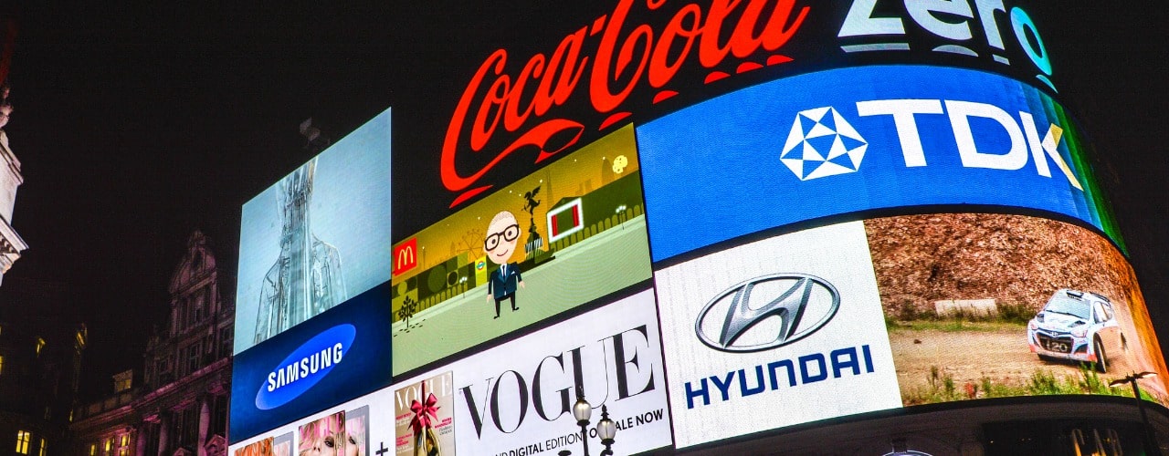 attachment-london-piccadilly-during-night-picture-id525568423-min-1